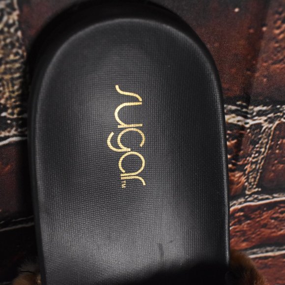 Sugar Fuzzy Leopard Slides - Picture 6 of 9
